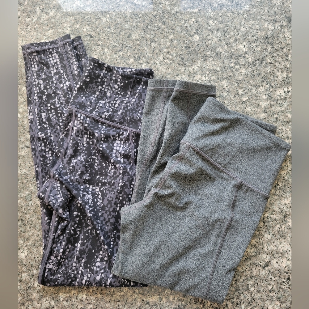 Athleta Lot 2 Pair Gray Athletic Pants And Patterned Leggings Size Small EUC